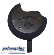 Cargar imagen en el visor de la galería, PROTECTOR TAPA CLUCTH AKT NKD 125 LUJO CON PLATINA DE ACERO